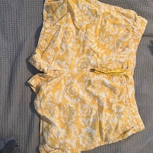 Shirts with pattern and pockets